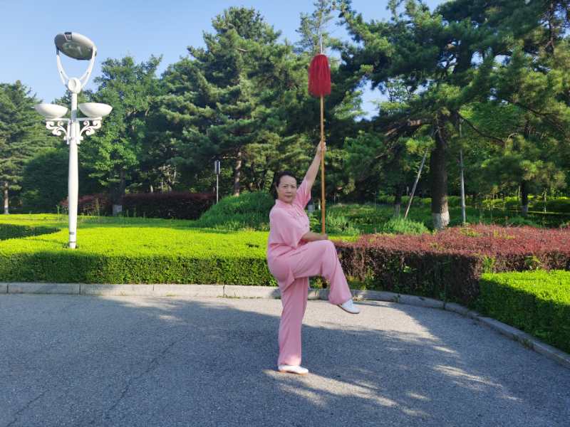2、丹东+穆丽萍+太极拳.jpg